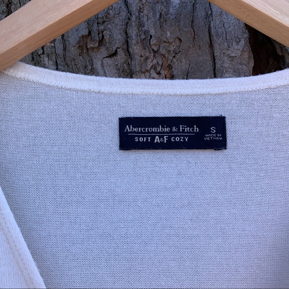 Abercrombie Cream Soft Sweater - Picture 3 of 3